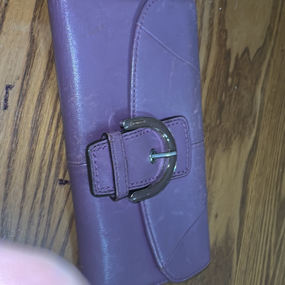 Coach Lavender Leather Wallet with brown Buckle PLEASE SEE ALL PICS FOR FLOWS. - Picture 10 of 10
